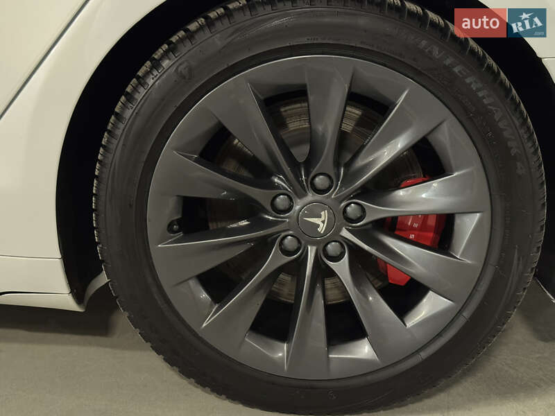 Ліфтбек Tesla Model S 2020 в Одесі фото 21 Ліфтбек Tesla Model S 2020 в Одесі