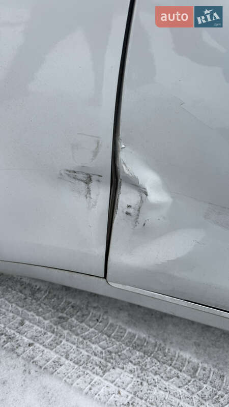 Лифтбек Tesla Model S 2017 в Днепре