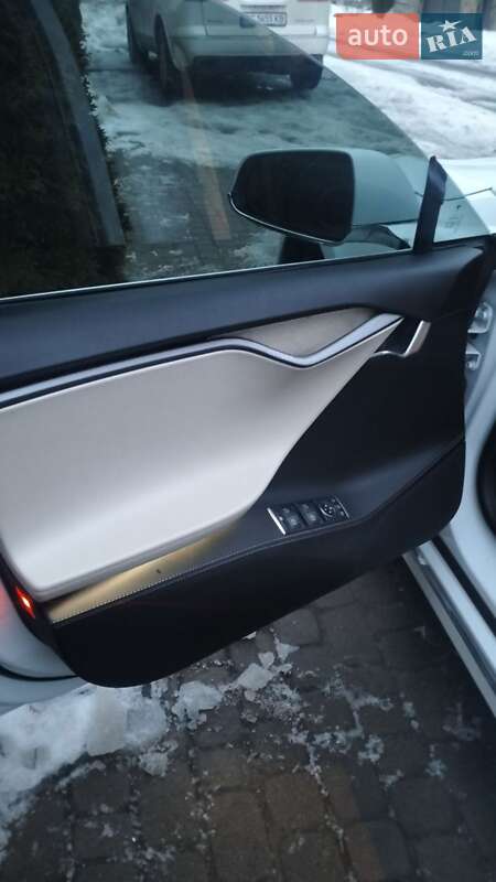 Ліфтбек Tesla Model S 2020 в Львові фото 12 Ліфтбек Tesla Model S 2020 в Львові
