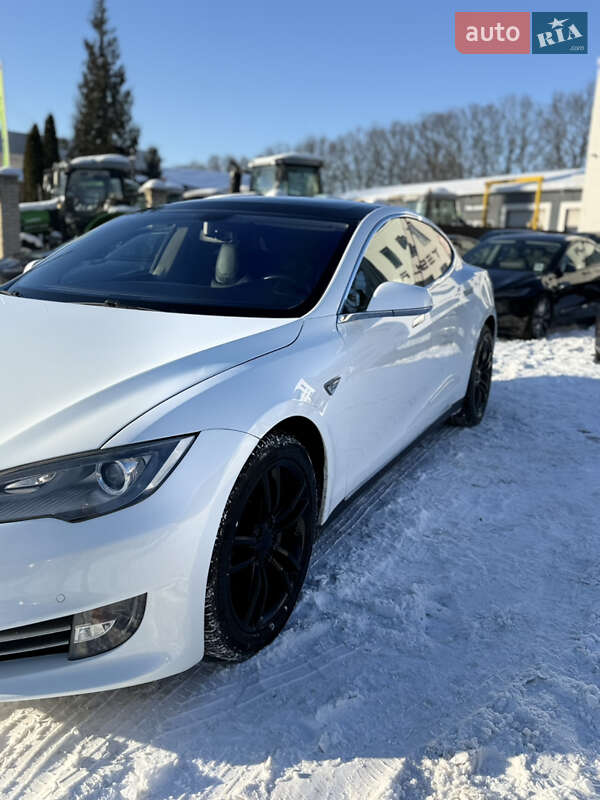 Ліфтбек Tesla Model S 2014 в Вінниці