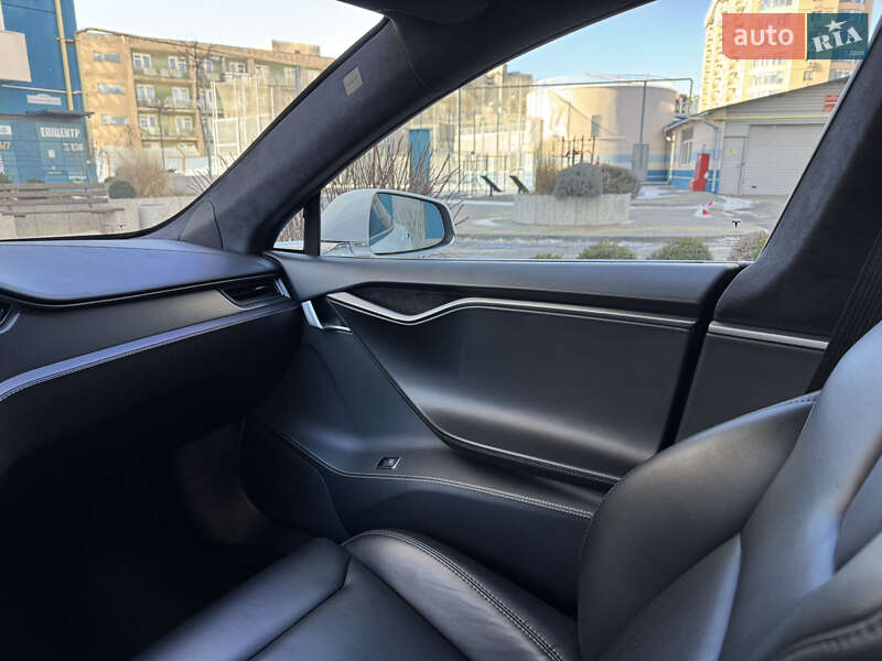 Ліфтбек Tesla Model S 2020 в Одесі фото 40 Ліфтбек Tesla Model S 2020 в Одесі