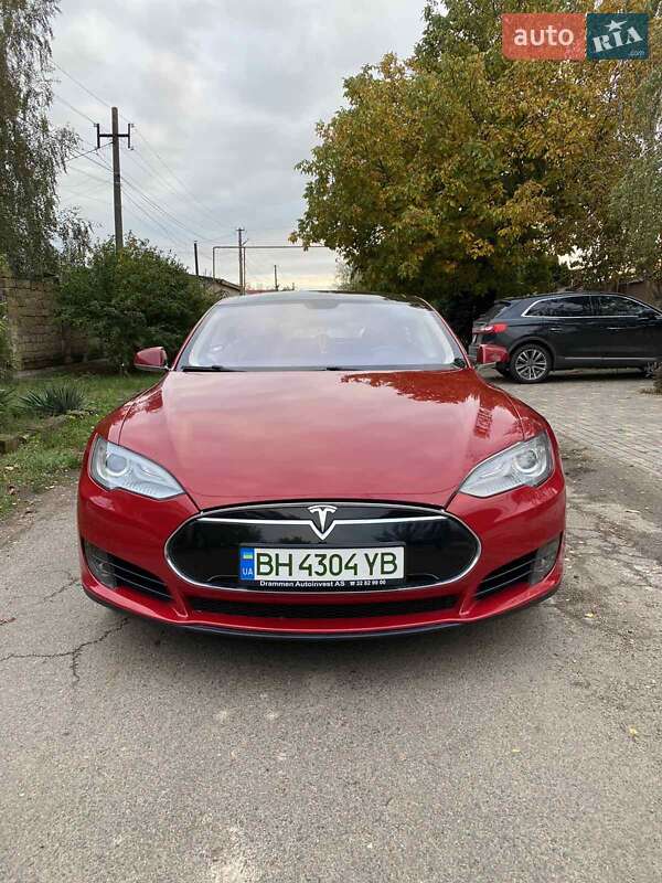 Лифтбек Tesla Model S 2013 в Одессе