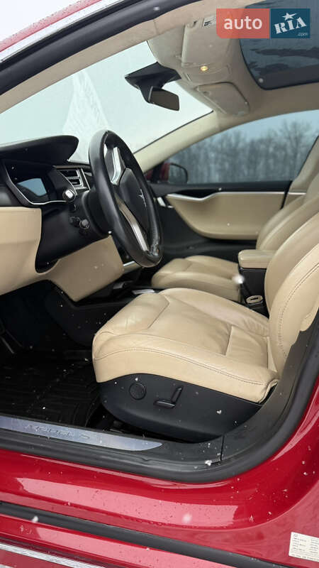 Ліфтбек Tesla Model S 2017 в Чернівцях
