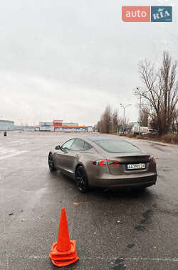 Ліфтбек Tesla Model S 2015 в Черкасах