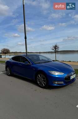 Ліфтбек Tesla Model S 2015 в Буську