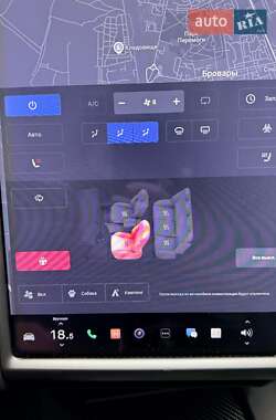 Лифтбек Tesla Model S 2019 в Киеве