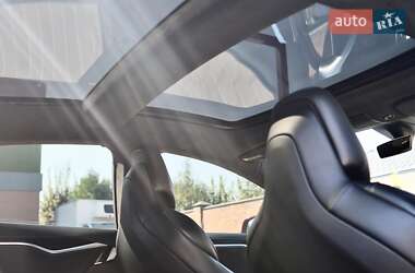 Лифтбек Tesla Model S 2017 в Сходнице