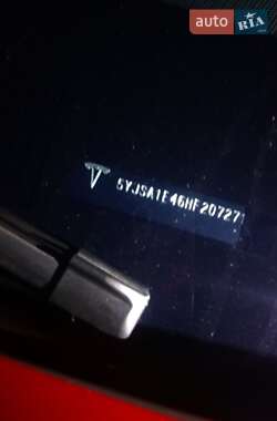 Лифтбек Tesla Model S 2017 в Сходнице