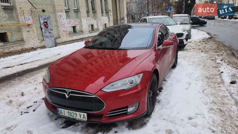 Лифтбек Tesla Model S 2013 в Киеве фото Лифтбек Tesla Model S 2013 в Киеве