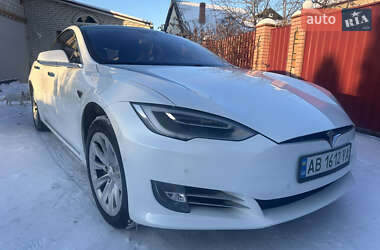 Ліфтбек Tesla Model S 2016 в Вінниці