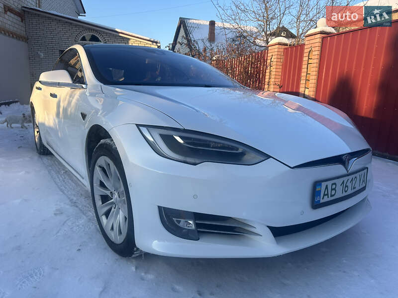 Tesla Model S 2016
