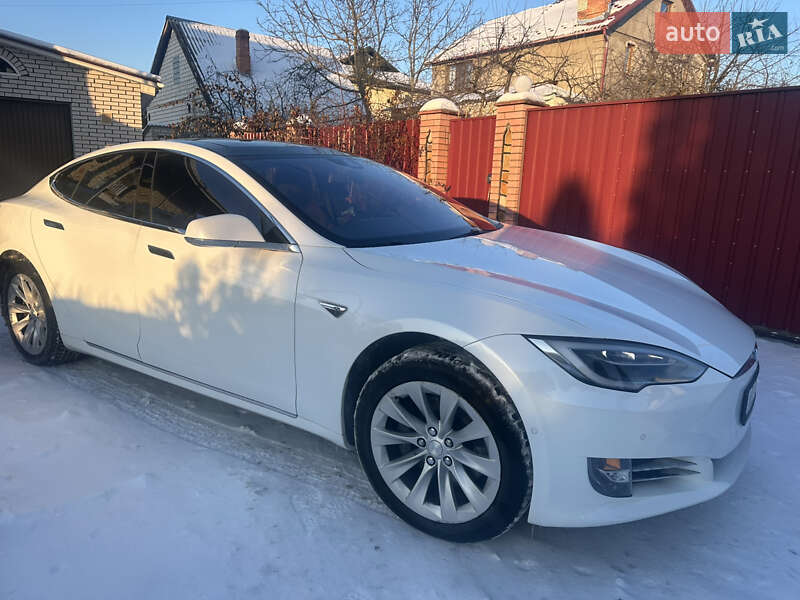 Ліфтбек Tesla Model S 2016 в Вінниці фото 8 Ліфтбек Tesla Model S 2016 в Вінниці