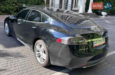 Лифтбек Tesla Model S 2016 в Киеве