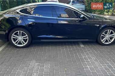 Лифтбек Tesla Model S 2016 в Киеве