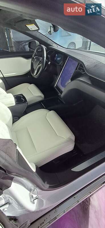 Ліфтбек Tesla Model S 2019 в Львові фото 24 Ліфтбек Tesla Model S 2019 в Львові