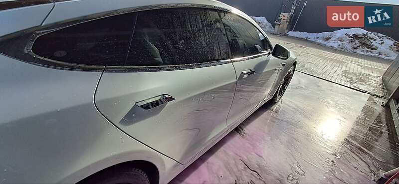 Ліфтбек Tesla Model S 2019 в Львові фото 34 Ліфтбек Tesla Model S 2019 в Львові