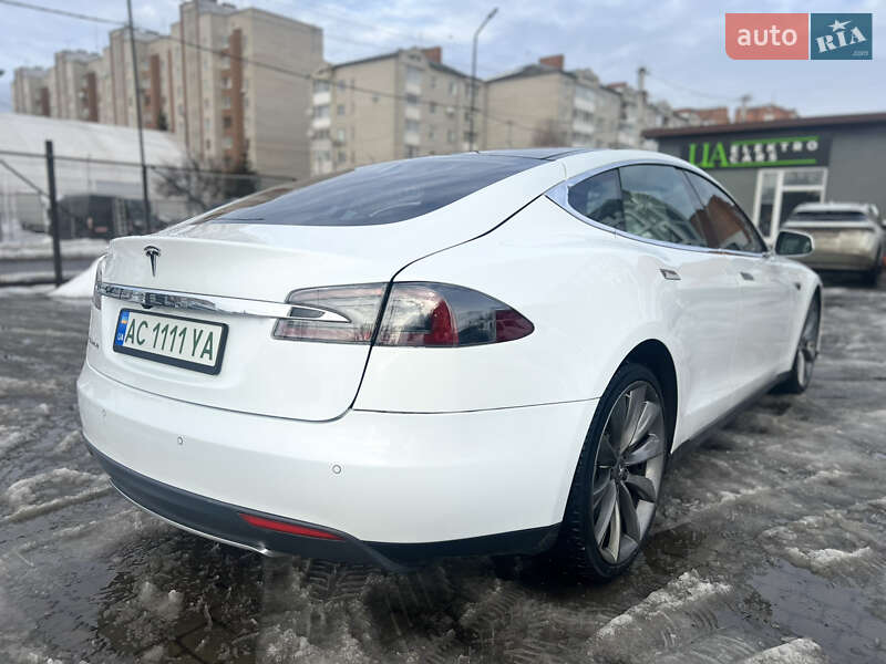 Ліфтбек Tesla Model S 2013 в Луцьку