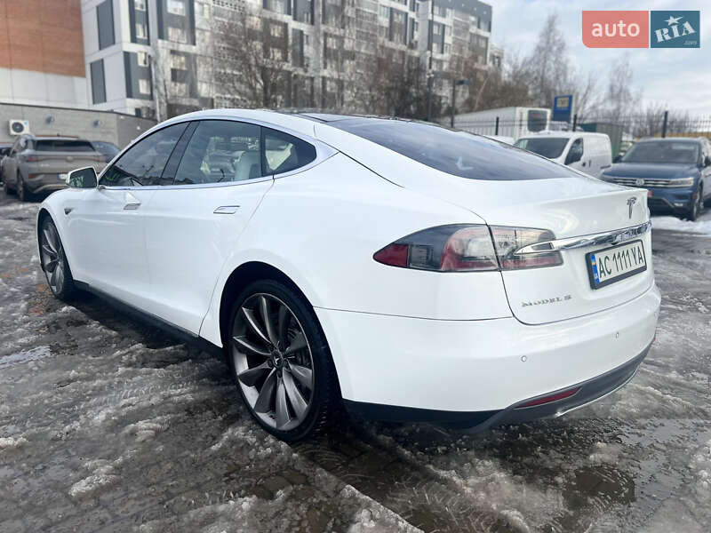 Ліфтбек Tesla Model S 2013 в Луцьку