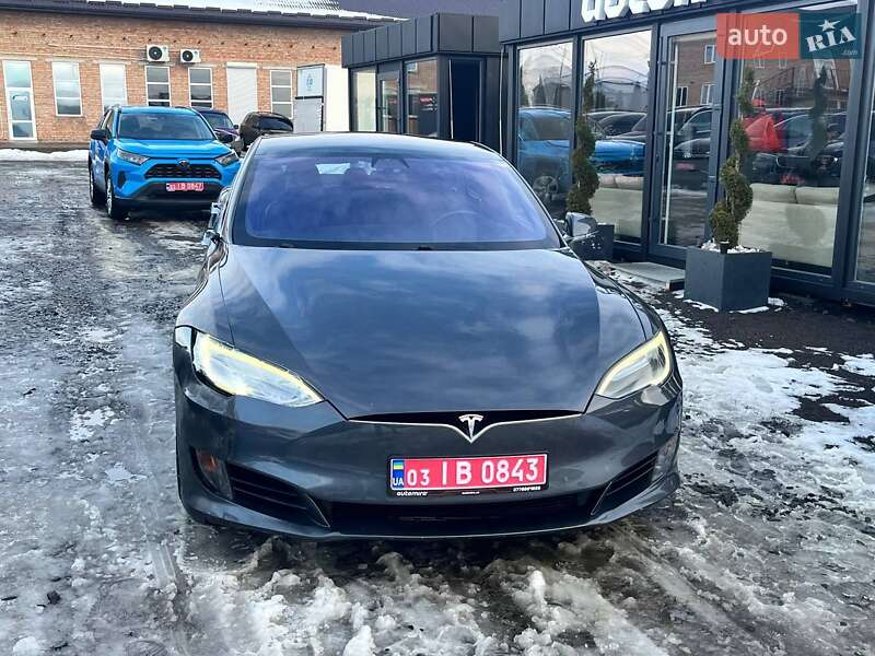 Лифтбек Tesla Model S 2017 в Луцке фото 2 Лифтбек Tesla Model S 2017 в Луцке