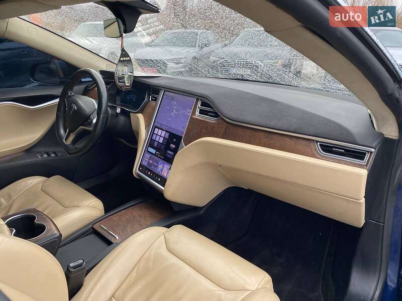 Лифтбек Tesla Model S 2017 в Львове фото 10 Лифтбек Tesla Model S 2017 в Львове