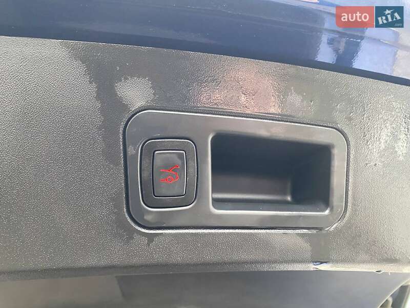 Лифтбек Tesla Model S 2017 в Львове фото 23 Лифтбек Tesla Model S 2017 в Львове