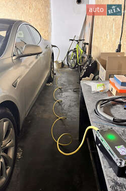Лифтбек Tesla Model S 2013 в Киеве