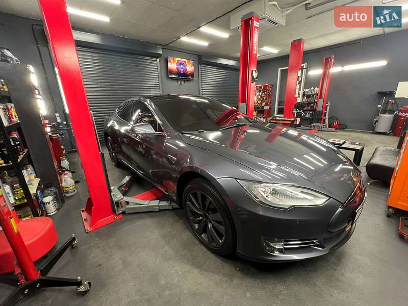 Ліфтбек Tesla Model S 2015 в Софіївській Борщагівці фото Ліфтбек Tesla Model S 2015 в Софіївській Борщагівці