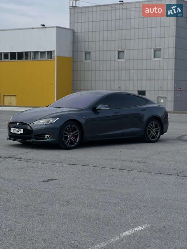 Ліфтбек Tesla Model S 2014 в Запоріжжі