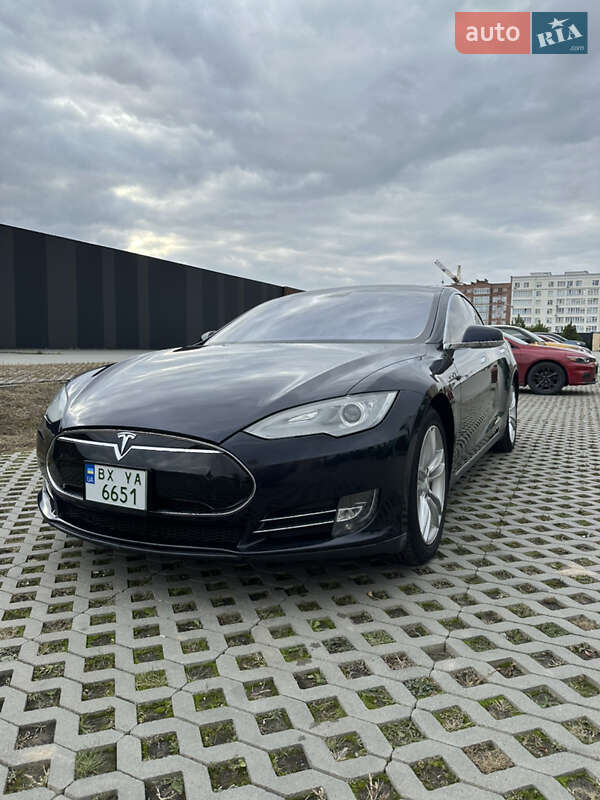 Лифтбек Tesla Model S 2014 в Хмельницком фото 3 Лифтбек Tesla Model S 2014 в Хмельницком