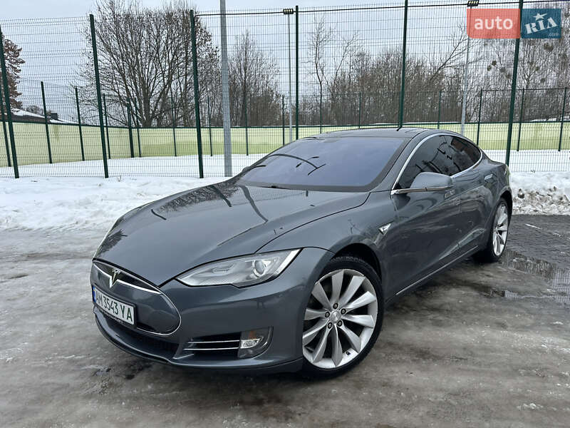 Tesla Model S 2013
