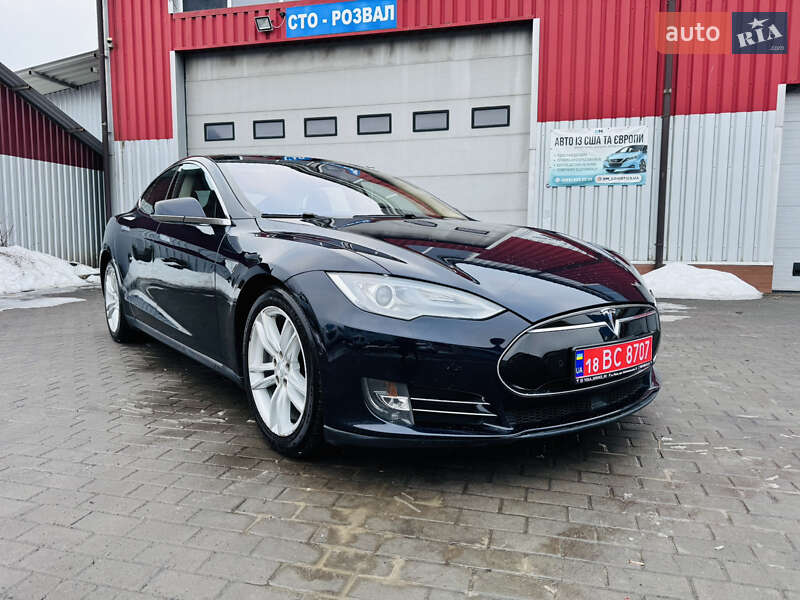 Лифтбек Tesla Model S 2015 в Ровно фото 7 Лифтбек Tesla Model S 2015 в Ровно