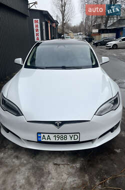 Лифтбек Tesla Model S 2017 в Киеве