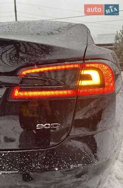 Ліфтбек Tesla Model S 2016 в Києві