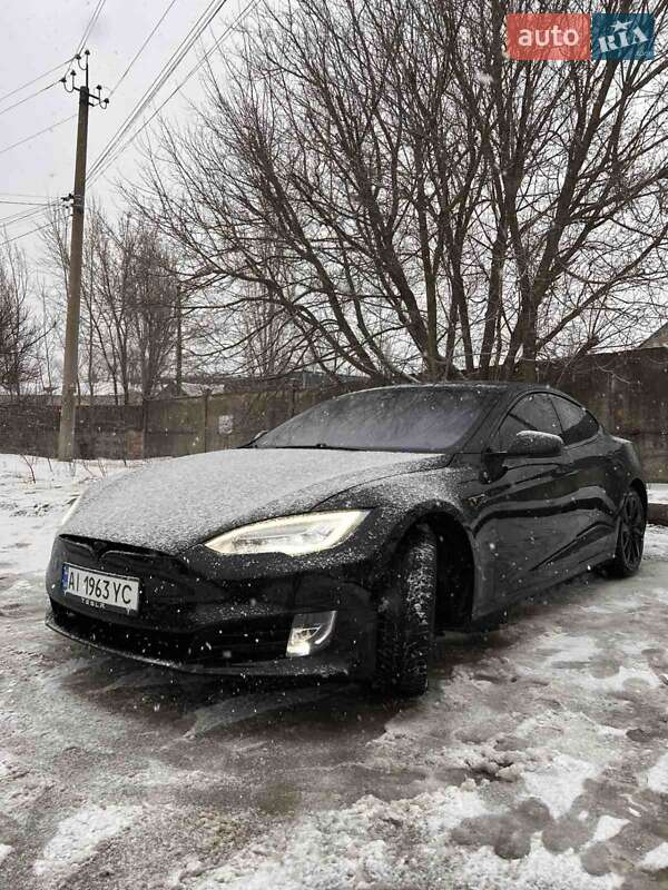 Лифтбек Tesla Model S 2016 в Киеве фото 3 Лифтбек Tesla Model S 2016 в Киеве