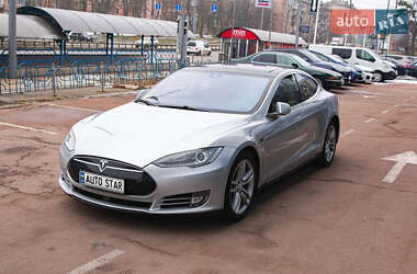 Лифтбек Tesla Model S 2014 в Киеве