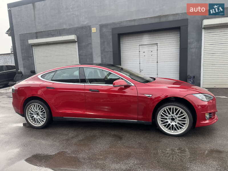 Лифтбек Tesla Model S 2013 в Киеве фото 4 Лифтбек Tesla Model S 2013 в Киеве