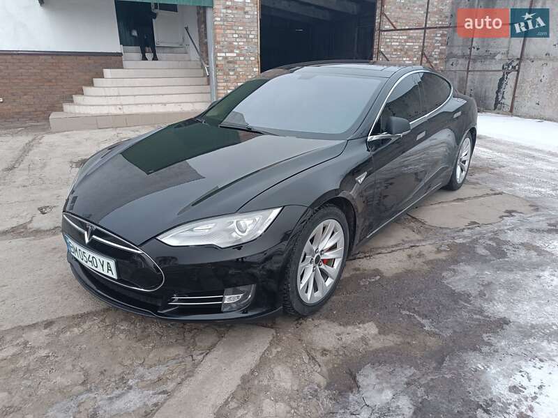 Лифтбек Tesla Model S 2014 в Ромнах