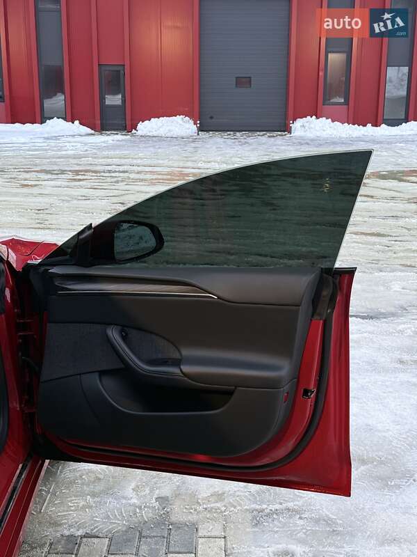 Ліфтбек Tesla Model S 2021 в Львові