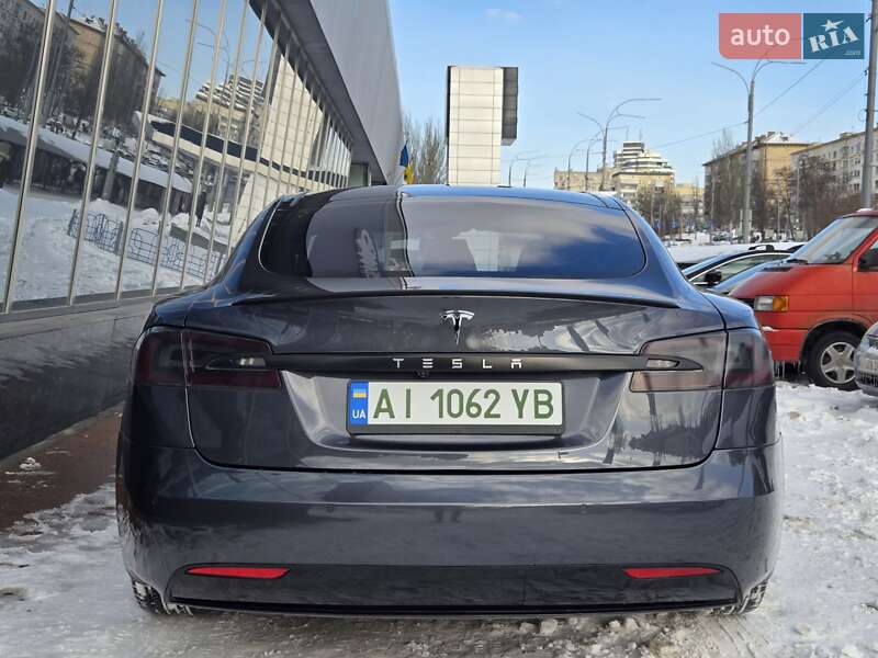 Лифтбек Tesla Model S 2016 в Киеве фото 6 Лифтбек Tesla Model S 2016 в Киеве