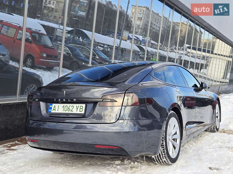Лифтбек Tesla Model S 2016 в Киеве фото 5 Лифтбек Tesla Model S 2016 в Киеве