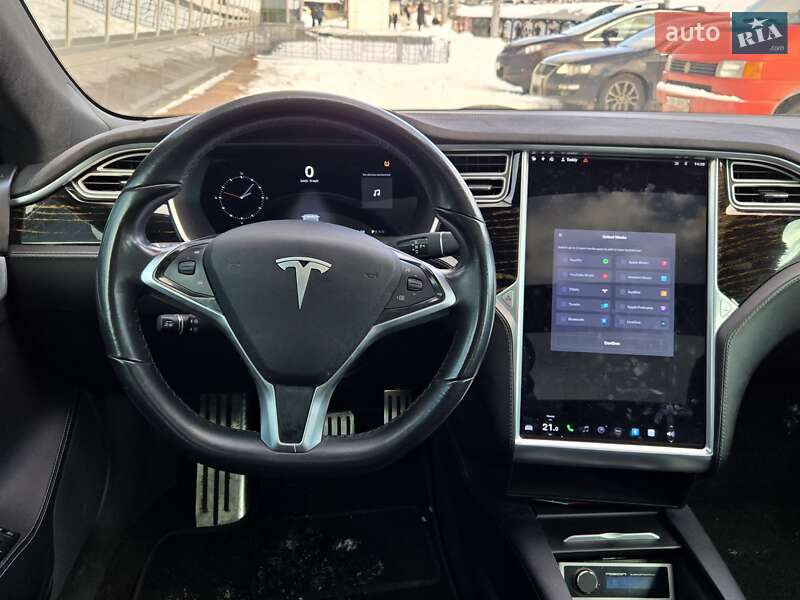 Лифтбек Tesla Model S 2016 в Киеве фото 20 Лифтбек Tesla Model S 2016 в Киеве
