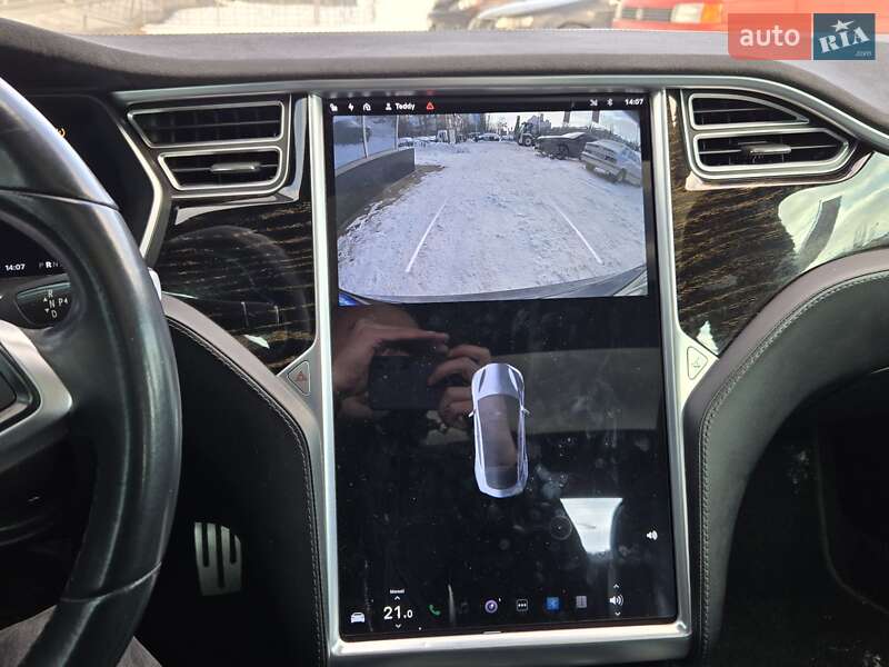 Лифтбек Tesla Model S 2016 в Киеве фото 25 Лифтбек Tesla Model S 2016 в Киеве