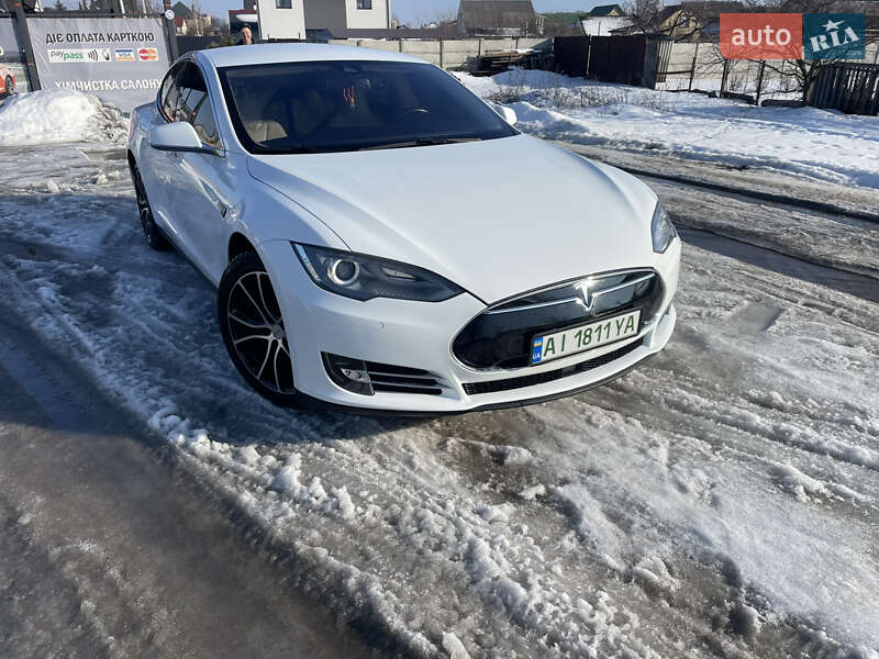 Лифтбек Tesla Model S 2014 в Фастове