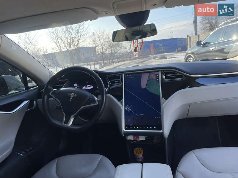 Лифтбек Tesla Model S 2014 в Фастове