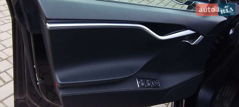 Ліфтбек Tesla Model S 2014 в Львові фото 10 Ліфтбек Tesla Model S 2014 в Львові