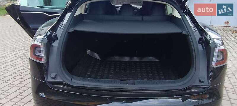 Ліфтбек Tesla Model S 2014 в Львові фото 17 Ліфтбек Tesla Model S 2014 в Львові