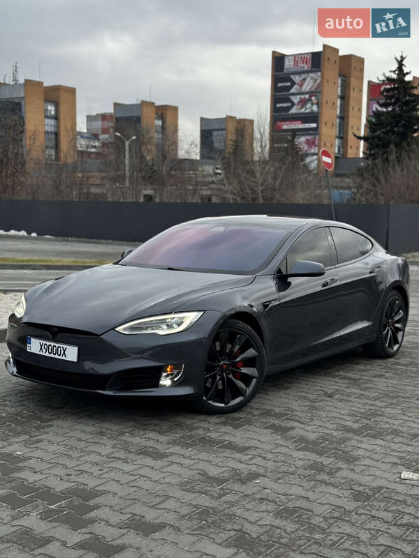 Tesla Model S 2019