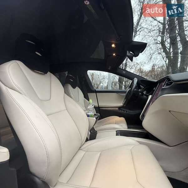 Ліфтбек Tesla Model S 2019 в Львові фото 15 Ліфтбек Tesla Model S 2019 в Львові