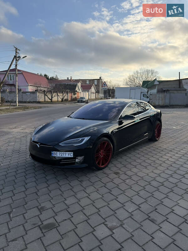 Tesla Model S 2018