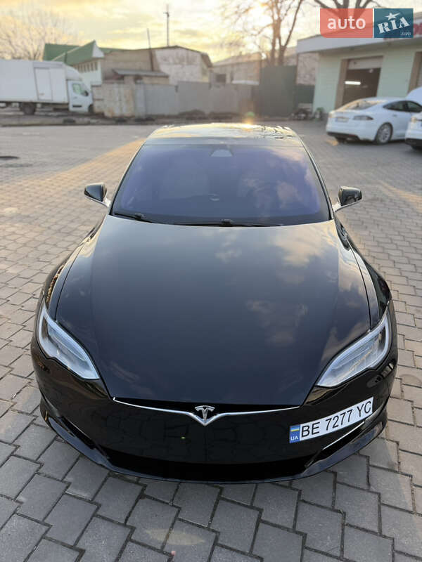 Лифтбек Tesla Model S 2018 в Николаеве